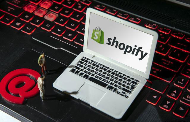 定制外貿獨立站商城和選擇Shopify建站大比拼，一擼到底！